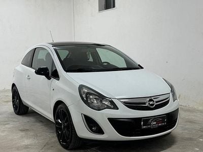 Usado Opel Corsa Edition 95 HP (69 kW) 2013 Branco Citadino