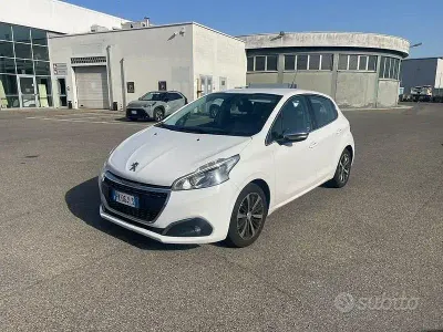 Usata Peugeot 208 Allure 100 CV (73 kW) 2017 Utilitaria