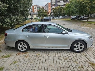 Begagnad VW Jetta 105 HK (77 kW) 2011 Grå Sedan