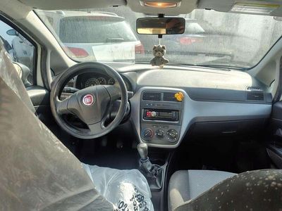 Usata Fiat Grande Punto 75 CV (55 kW) 2010 Bianco Utilitaria