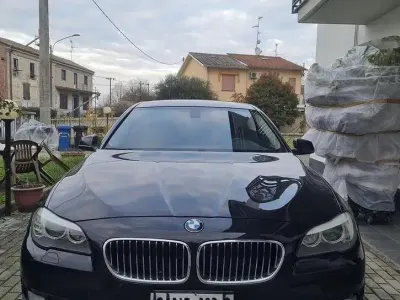 Usata BMW 520 Efficient Dynamics 184 CV (135 kW) 2013 Nero Station wagon