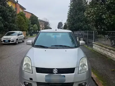 Usata Suzuki Swift 68 CV (50 kW) 2006 Grigio Utilitaria
