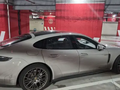 Usata Porsche Panamera 4 E-Hybrid 330 CV (242 kW) 2023 Utilitaria