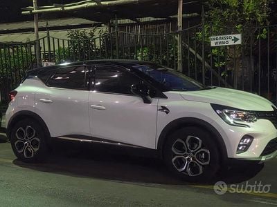 Usata Renault Captur 160 CV (117 kW) 2023 Bianco SUV