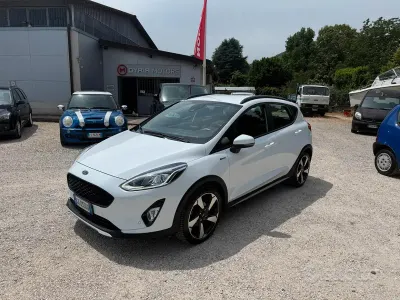 Usata Ford Fiesta Active 86 CV (63 kW) 2020 Bianco Utilitaria