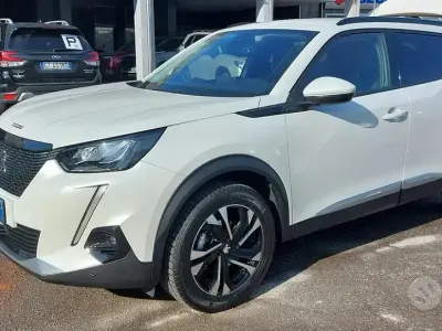 Usata Peugeot 2008 Allure 131 CV (96 kW) 2020 Bianco SUV