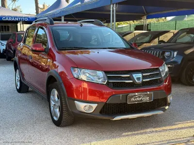 Usata Dacia Sandero Stepway 90 CV (66 kW) 2013 Rosso Berlina