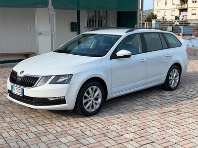 Usata Skoda Octavia G-TEC Executive 110 CV (80 kW) 2017 Bianco Station wagon
