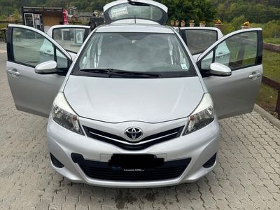 usata Toyota Yaris 1.3 Auto in ottime condizioni