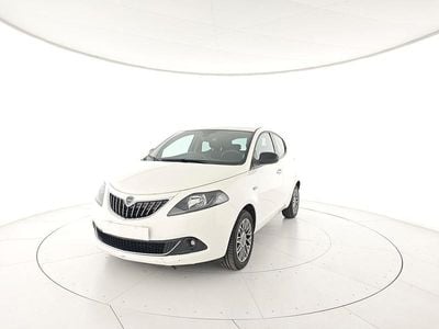 Usado Lancia Ypsilon Gold 69 HP (50 kW) 2023 Branco Citadino