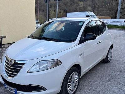 Usata Lancia Ypsilon 95 CV (69 kW) 2013 Bianco Utilitaria