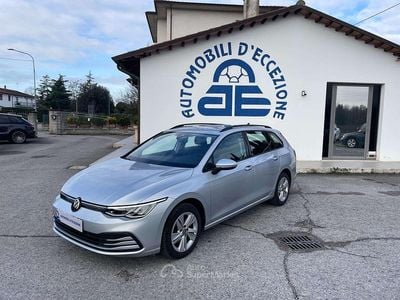 Usata VW Golf VIII Life 116 CV (85 kW) 2022 Argento Station wagon