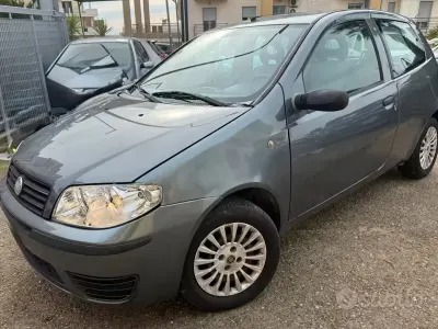 Usata Fiat Punto Active 60 CV (44 kW) 2005 Grigio Utilitaria