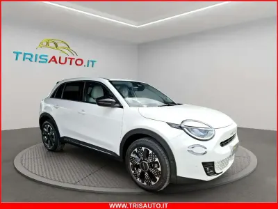 Nuova Fiat 600 La Prima 101 CV (74 kW) 2025 Bianco SUV