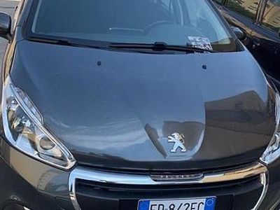 Grigio Usata 2016 Peugeot 208 Utilitaria | 5000 €