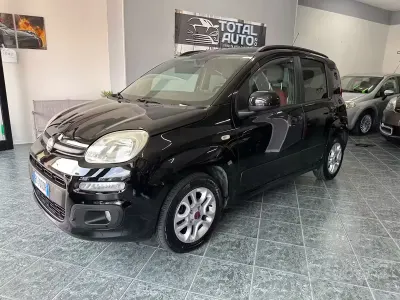 Usata Fiat Panda Lounge 69 CV (50 kW) 2012 Nero Utilitaria
