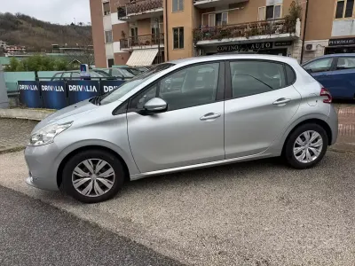 Usata Peugeot 208 Active 82 CV (60 kW) 2015 Grigio Utilitaria