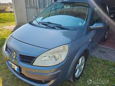 Usata Renault Scénic II Dynamique 101 CV (74 kW) 2008 Blu Monovolume