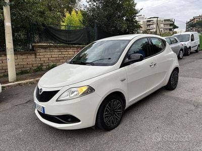 Usata Lancia Ypsilon 2018 Bianco Utilitaria