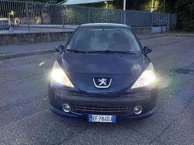 Usata Peugeot 207 73 CV (53 kW) 2011 Berlina