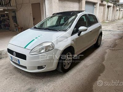 Usata Fiat Grande Punto Dynamic 77 CV (56 kW) 2009 Bianco Utilitaria