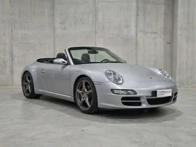 Usata Porsche 997 381 CV (280 kW) 2005 Argento Cabrio