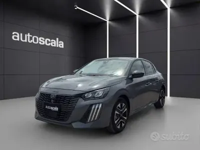 Usata Peugeot 208 Allure 101 CV (74 kW) 2025 Grigio Utilitaria