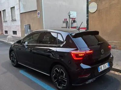 Usata VW Polo R-line 95 CV (69 kW) 2026 Nero Utilitaria