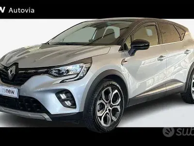 Usata Renault Captur Techno 100 CV (73 kW) 2023 Grigio SUV