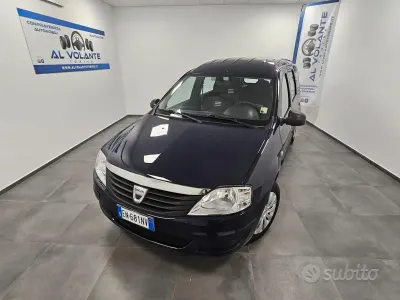 Usado Dacia Logan MCV 84 CV (61 kW) 2012 Azul Familiar