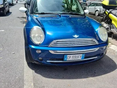 Usata Mini Cooper 116 CV (85 kW) 2004 Blu Utilitaria