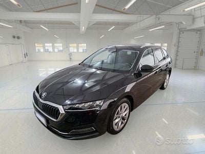 Usata Skoda Octavia G-TEC Executive 130 CV (95 kW) 2022 Grigio Station wagon
