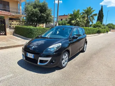 Usata Renault Scénic III XMOD 110 CV (80 kW) 2011 Nero Monovolume