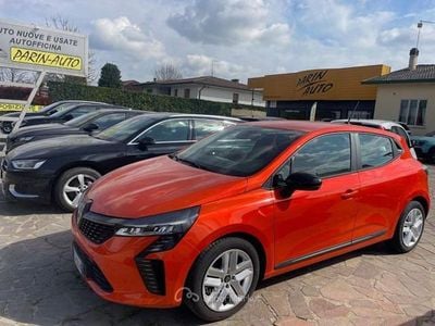 Usata Renault Clio V Evolution 67 CV (49 kW) 2025 Arancione Berlina
