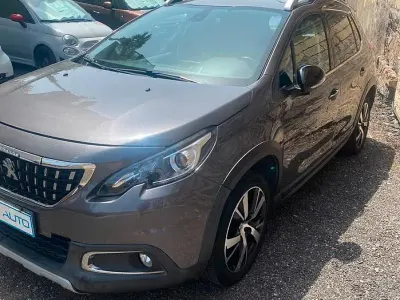 Usata Peugeot 2008 Allure 99 CV (72 kW) 2016 Grigio SUV