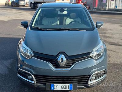 Usata Renault Captur 90 CV (66 kW) 2013 Grigio SUV