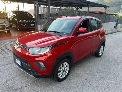 Usata Mahindra KUV100 83 CV (61 kW) 2018 Rosso SUV