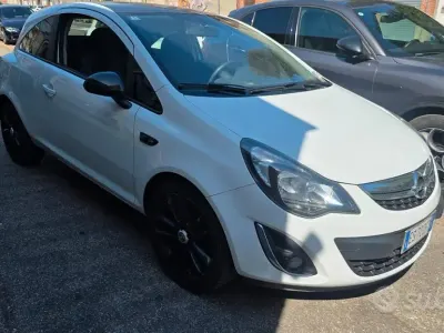 Usata Opel Corsa Edition 95 CV (69 kW) 2013 Bianco Utilitaria