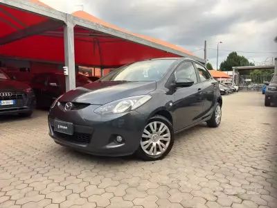 Usata Mazda 2 75 CV (55 kW) 2010 Grigio Utilitaria