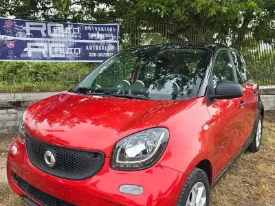 Begagnad Smart ForFour Prime 71 HK (52 kW) 2015 Röd Halvkombi