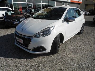 Usata Peugeot 208 75 CV (55 kW) 2016 Bianco Utilitaria