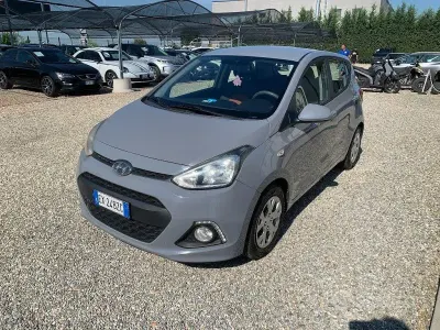 Usata Hyundai i10 Comfort 65 CV (47 kW) 2014 Grigio Utilitaria