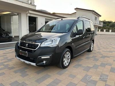 Grigio Usata 2017 Peugeot Partner Tepee Outdoor Monovolume | 12.900 € (Molto cara)