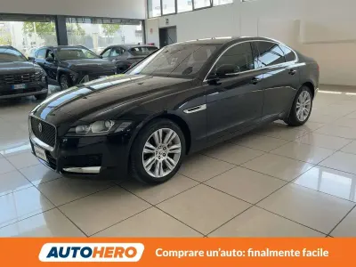 Usata Jaguar XF Chequered Flag 179 CV (131 kW) 2019 Nero Berlina