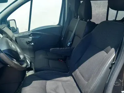 Usata Opel Vivaro 145 CV (106 kW) 2017 Nero Monovolume