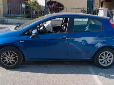 Usata Fiat Grande Punto 65 CV (47 kW) 2009 Blu Utilitaria