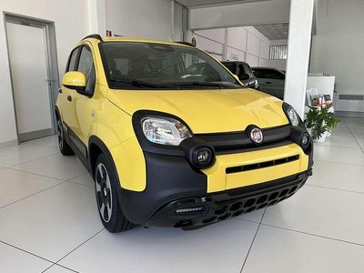 Nuova Fiat Panda Cross Cross 65 CV (47 kW) 2026 Giallo Utilitaria