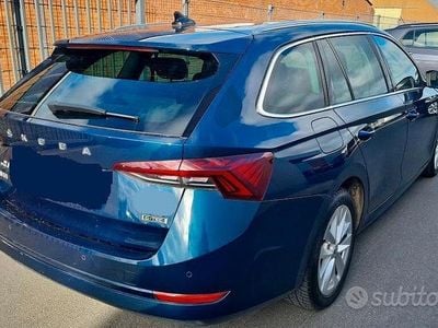 Usado Skoda Octavia G-TEC Style 131 CV (96 kW) 2021 Azul Familiar