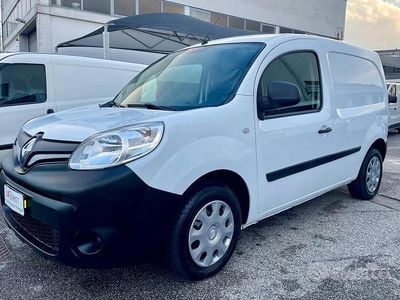 Usata Renault Kangoo 95 CV (69 kW) 2021 Bianco Monovolume