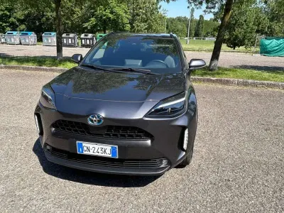 Usata Toyota Yaris Cross Trend 92 CV (67 kW) 2023 Grigio SUV